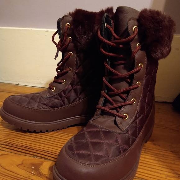 Bordeaux Loana Duck Boot, burgundy, size 6.5 - Picture 2 of 4